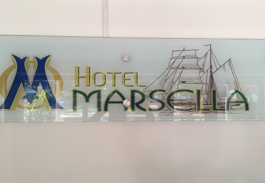 Mantenimiento Aviso Vidrio - Hotel Marsella