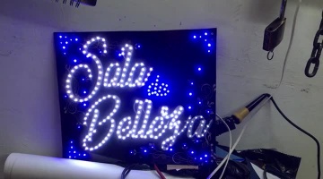 Aviso LED - Sala de Belleza
