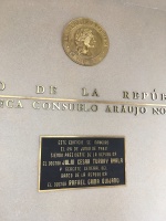 Instalacion Letras Bronce - Banco de la Republica