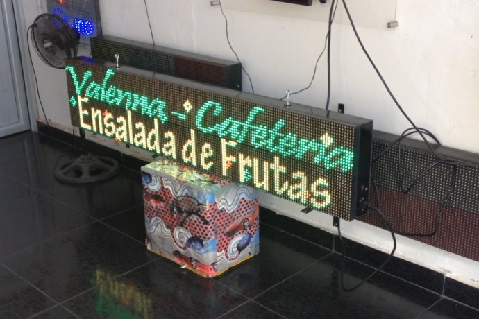 aviso_led_programable_tri_color_192x32_valena_cafeteria_ventas.jpg