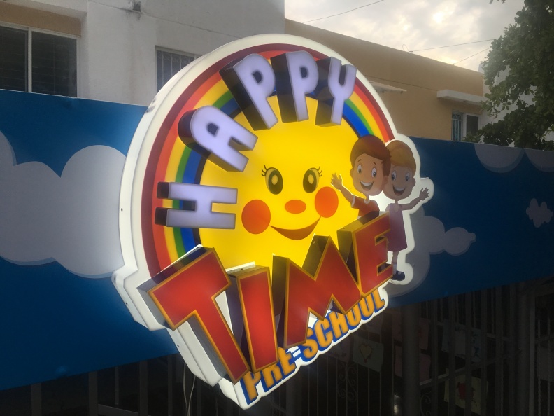 Logo en Acrilico Volumetrico – Happy Time.