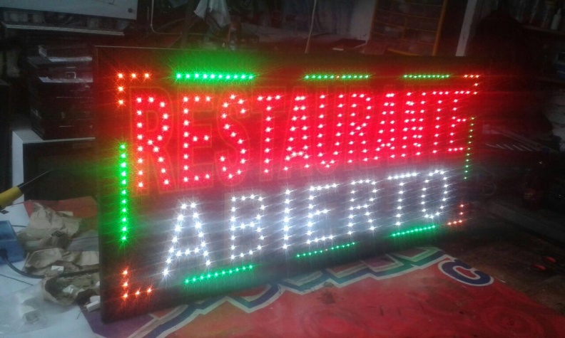 Aviso LED Personalizado – Varios Efectos – Buena Visibilidad.