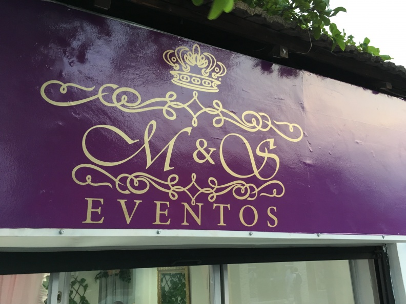 Aviso en Vinilo de Corte – M&S Eventos.