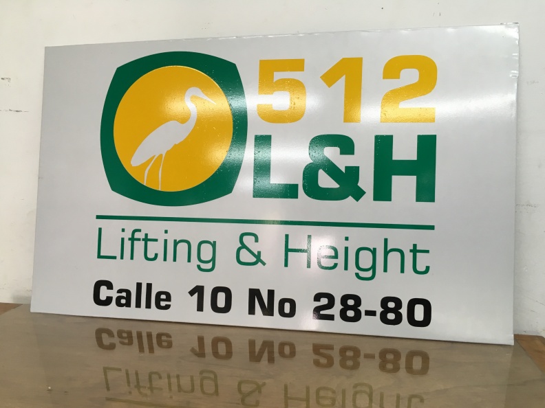Aviso en Vinilo Reflectivo – 512 L&H.