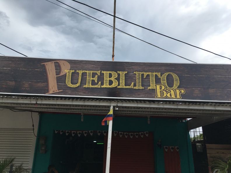 Caja de Luz en Banner. Pueblito Bar.