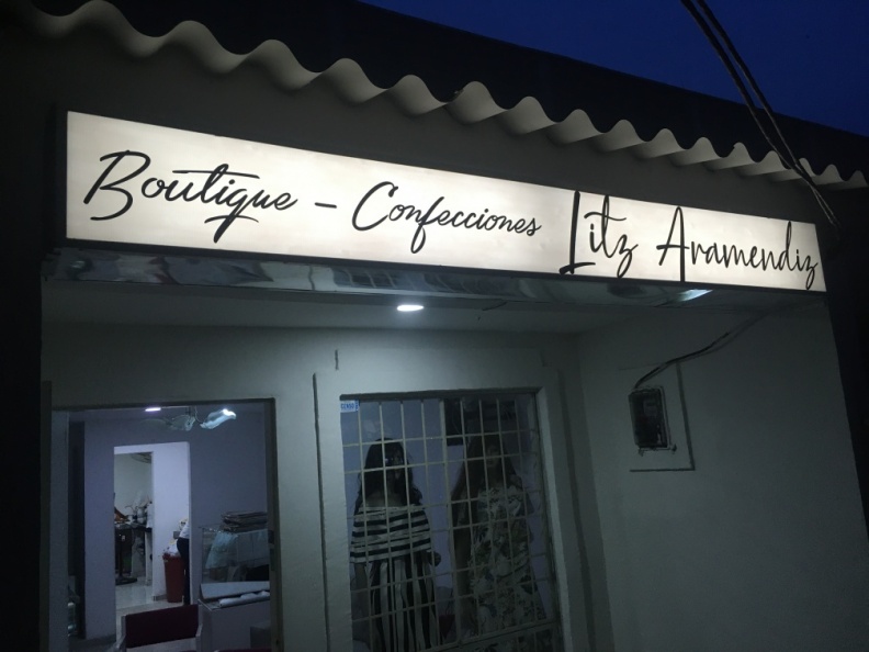 Aviso Luminoso – Boutique Litz Aramendiz