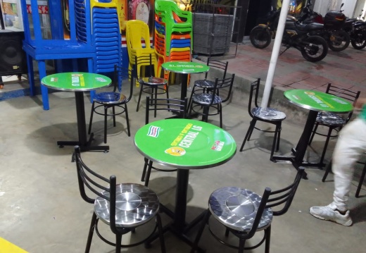Mesas y Sillas Personalizadas