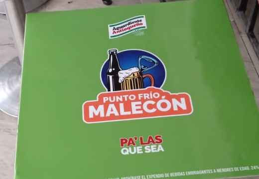 Mesas y Sillas Personalizadas